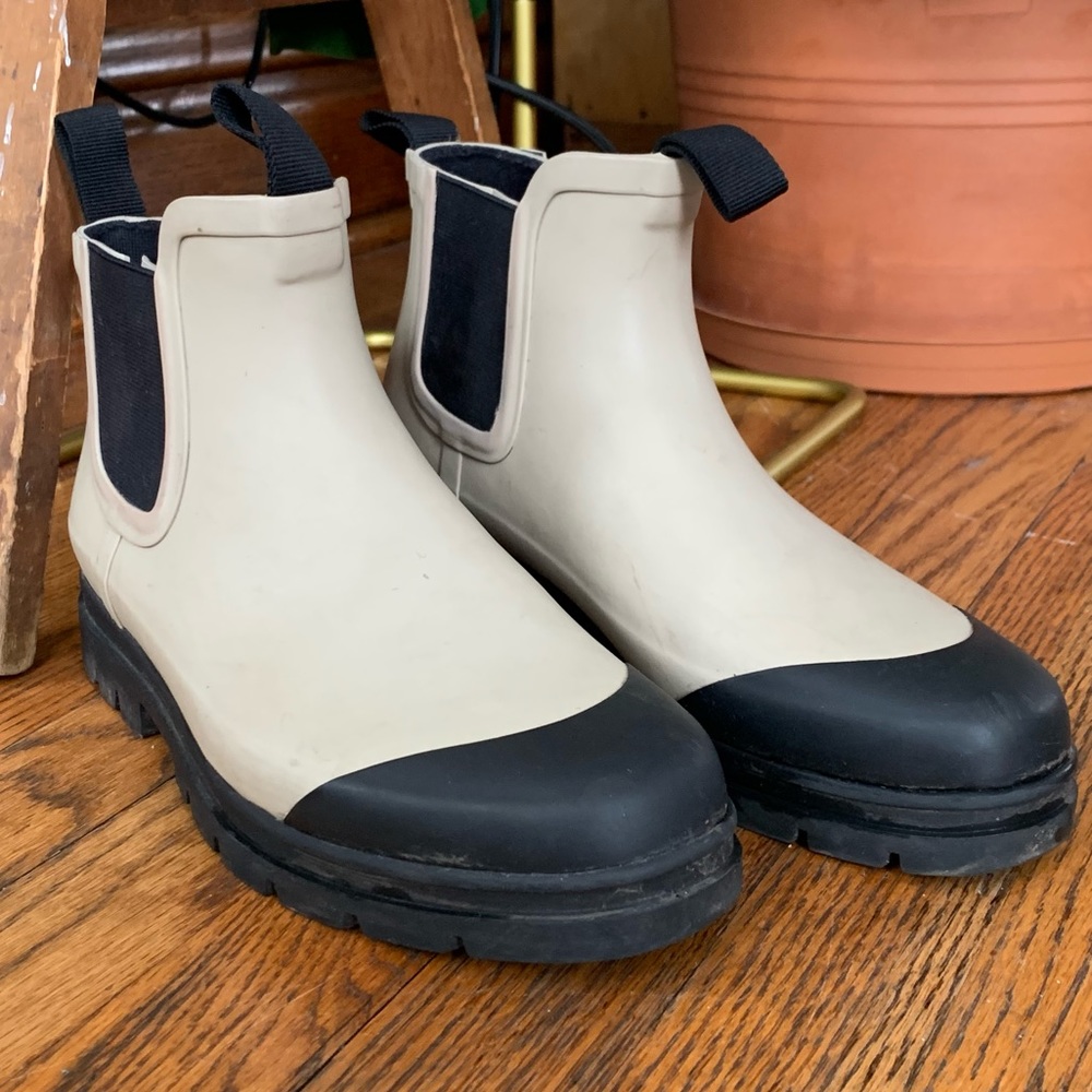 Everlane Rain Boot size 9 in Stone